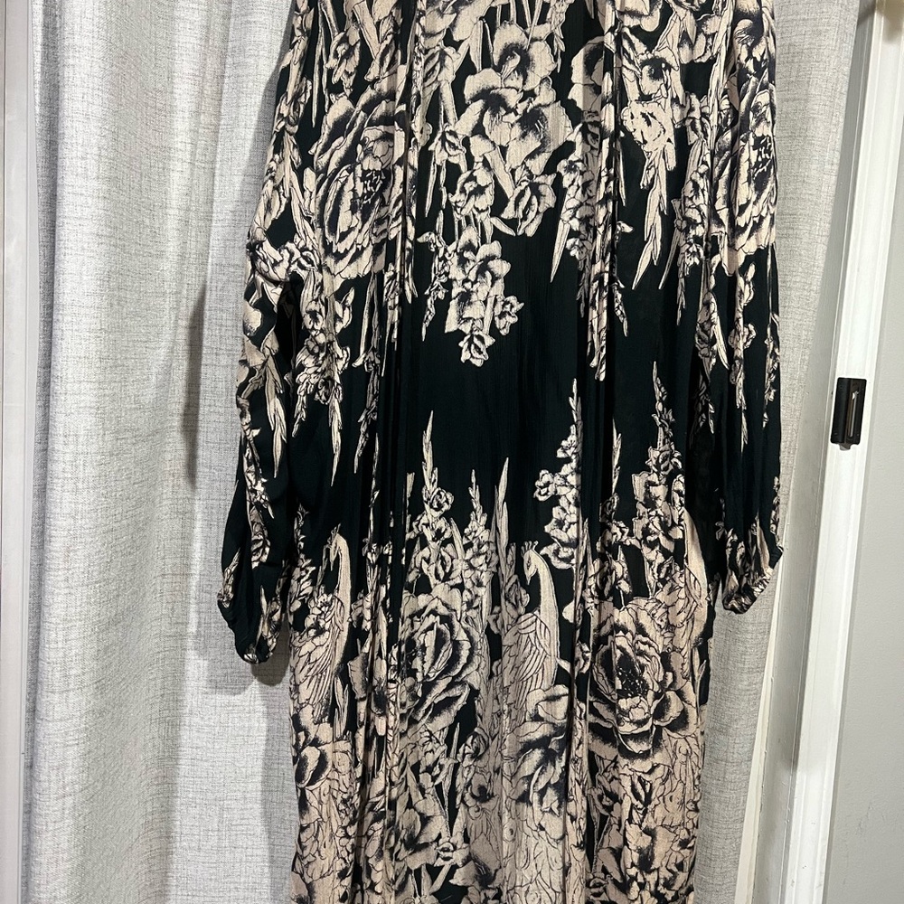 Floral Black and Cream Long Duster